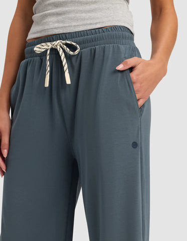 Women's Studio Cropped Wide Leg Pant